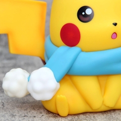Hàng Loại 1 - Mô Hình đồ chơi -  Pikachu quấn khăn siêu cute  - cao 23cm nặng 450g - Pokemon - Bộ Pokemon - Có Vỏ Hộp màu