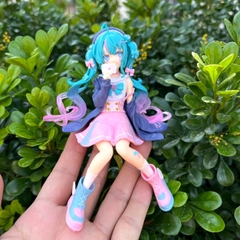 Mô Hình Hatsune Miku Ngồi Tóc xanh váy hồng - Cao 14cm - nặng 100gram - Figure Miku - Có hộp màu - N1-K31-T2-S1