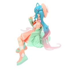 Mô Hình Hatsune Miku Ngồi Tóc xanh váy cam - Cao 14cm - nặng 100gram - Figure Miku - Box màu - N1-K34-T3-S2