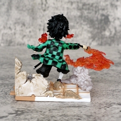 Mô Hình Kimetsu No Yaiba tanjiro chiến đấu - Cao 9cm - nặng 130gram - Phụ kiện : Kiếm - Figure Thanh gươm diệt quỷ - Có Vỏ Hộp màu