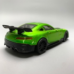 Mô Hình xe Mercedes AMG GTR Màu Xanh Lá Cây tỉ lệ 1:43 Hợp kim có thể mở cửa - bánh sau chạy cót - Dài 10cm - cao 3cm - nặng 200gram - Figure Oto - FULL BOX : box màu số19