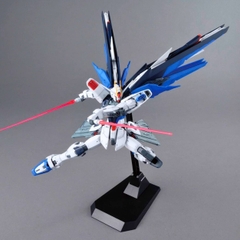 Mô hình MG 1/100 FREEDOM GUNDAM Cao cấp - Cao 18cm - nặng 1kg - SKU : MG190 - Figure Gundam - Có hộp màu