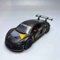 Mô Hình xe Audi màu Đen Vàng - tỉ lệ 1:36 Hợp kim có thể mở cửa - bánh sau chạy cót - Dài 12cm - rộng 5cm - cao 4cm nặng : 200gram - FULL BOX : box màu - Sku : oto34 - N3-K4-T1-S3