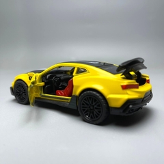 Mô Hình xe Chevrolet màu vàng tỉ lệ 1:36 Hợp kim có thể mở cửa - bánh sau chạy cót - Dài 12cm - rộng 5cm - cao 4cm nặng : 200gram - FULL BOX : box màu n3-k9-t1-s4