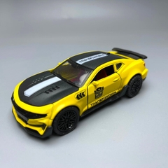 Mô Hình xe Chevrolet màu vàng tỉ lệ 1:36 Hợp kim có thể mở cửa - bánh sau chạy cót - Dài 12cm - rộng 5cm - cao 4cm nặng : 200gram - FULL BOX : box màu n3-k9-t1-s4