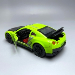 Mô Hình xe Nissan màu xanh nõn chuối - tỉ lệ 1:36 Hợp kim có thể mở cửa - bánh sau chạy cót - Dài 12cm - rộng 5cm - cao 4cm nặng : 200gram - FULL BOX : box màu - SkU : oto25 - N3-K4-T1-S4