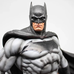 Mô Hình siêu anh hùng Batman dáng đứng siêu ngầu - Cao 38cm - ngang 35cm - nặng 1kg6 - Figure Batman - Có Hộp Màu N1-K37-T4-S9