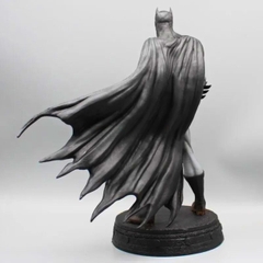 Mô Hình siêu anh hùng Batman dáng đứng siêu ngầu - Cao 38cm - ngang 35cm - nặng 1kg6 - Figure Batman - Có Hộp Màu