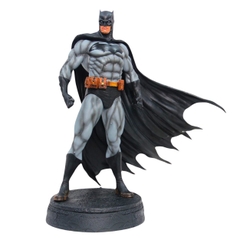 Mô Hình siêu anh hùng Batman dáng đứng siêu ngầu - Cao 38cm - ngang 35cm - nặng 1kg6 - Figure Batman - Có Hộp Màu