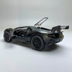 Mô Hình xe Ferrari màu đen - tỉ lệ 1:36 Hợp kim có thể mở cửa - bánh sau chạy cót - Dài 12cm - rộng 5cm - cao 3.5cm - nặng : 200gram - FULL BOX : box màu n3-k9-t1-s3