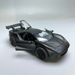 Mô Hình xe Ferrari màu đen - tỉ lệ 1:36 Hợp kim có thể mở cửa - bánh sau chạy cót - Dài 12cm - rộng 5cm - cao 3.5cm - nặng : 200gram - FULL BOX : box màu n3-k9-t1-s3