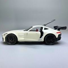 Mô Hình xe Mercedes AMG GTR Màu trắng tỉ lệ 1:36 Hợp kim có thể mở cửa - bánh sau chạy cót - Dài 12cm - rộng 5cm - cao 3.5cm - nặng : 200gram - FULL BOX : box màu n3-k10-t1-s4