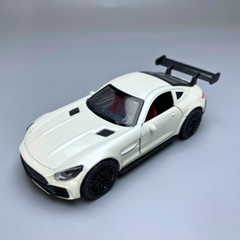 Mô Hình xe Mercedes AMG GTR Màu trắng tỉ lệ 1:36 Hợp kim có thể mở cửa - bánh sau chạy cót - Dài 12cm - rộng 5cm - cao 3.5cm - nặng : 200gram - FULL BOX : box màu n3-k10-t1-s4
