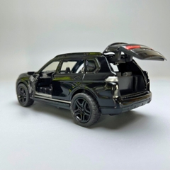 Mô Hình xe BMW X7 màu đen - tỉ lệ 1:36 Hợp kim có thể mở cửa - bánh sau chạy cót - Dài 12cm - rộng 5cm - cao 4cm - nặng : 200gram - FULL BOX : box màu - OTO74 - K66-T2-S2