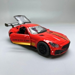 Mô Hình xe Mercedes AMG GTR Màu đỏ Tem vàng - tỉ lệ 1:36 Hợp kim có thể mở cửa - bánh sau chạy cót - Dài 12cm - rộng 5cm - cao 3.5cm - nặng : 200gram - FULL BOX : box màu