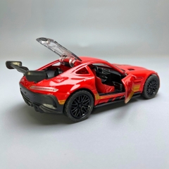 Mô Hình xe Mercedes AMG GTR Màu đỏ Tem vàng - tỉ lệ 1:36 Hợp kim có thể mở cửa - bánh sau chạy cót - Dài 12cm - rộng 5cm - cao 3.5cm - nặng : 200gram - FULL BOX : box màu - Sku : oto82 - N3-K4-T1-S1