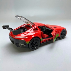 Mô Hình xe Mercedes AMG GTR Màu đỏ Tem xanh lá cây - tỉ lệ 1:36 Hợp kim có thể mở cửa - bánh sau chạy cót - Dài 12cm - rộng 5cm - cao 3.5cm - nặng : 200gram - FULL BOX : box màu - Sku : oto83 - N3-K4-T1-S2