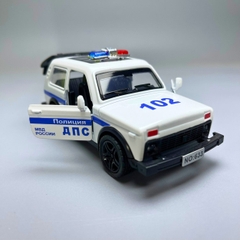 Mô Hình xe oto Police 102 màu trắng  - tỉ lệ 1:36 Hợp kim có thể mở cửa - bánh sau chạy cót - Có tiếng - đèn pha sáng - Dài 12cm - rộng 5cm - cao 4cm - nặng : 200gram - FULL BOX : box màu