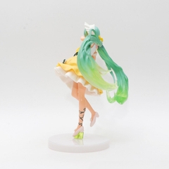 Mô Hình Hatsune Miku ôm gối - Cao 20cm - nặng 250gram - Figure Miku - Có Hộp màu