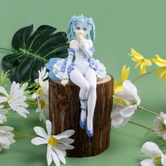 Mô Hình Hatsune Miku váy xanh ngồi - Cao 15cm - nặng 100Gram - Figure Miku - Có Hộp màu