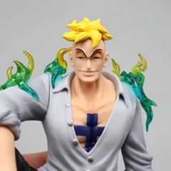 Mô Hình One Piece Marco ngồi - Cao 15cm - Nặng 400gram- Có Hộp màu - Phụ kiện : Kính - Figure anime One Piece