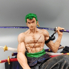 Mô Hình One Piece Zoro ngồi vác kiếm - Cao 11cm - Nặng 380gram - Box màu - Phụ kiện :  Kiếm - Figure anime One Piece N1-K42-T4-S1