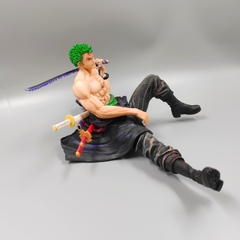 Mô Hình One Piece Zoro ngồi vác kiếm - Cao 11cm - Nặng 380gram - Box màu - Phụ kiện :  Kiếm - Figure anime One Piece N1-K42-T4-S1