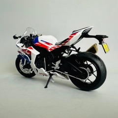 Mô Hình xe máy cbr1000 1:12 xanh đỏ trắng Hợp kim - Có tiếng - đèn pha sáng - Dài 17.5cm - rộng 6cm - cao 10cm - nặng ~ 1000gram - FULL BOX : box màu SKU : oto336 n3-k6-t5-s4