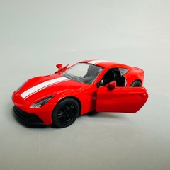 Mô Hình xe Ferrari đỏ sọc trắng tỉ lệ 1:36 Hợp kim có thể mở cửa - bánh sau chạy cót - Dài 11cm - rộng 5cm - cao 4cm - nặng : 500gram - FULL BOX : box màu SKU : oto351 n3-k11-t5 - s4