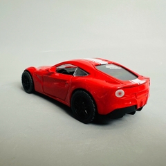 Mô Hình xe Ferrari đỏ sọc trắng tỉ lệ 1:36 Hợp kim có thể mở cửa - bánh sau chạy cót - Dài 11cm - rộng 5cm - cao 4cm - nặng : 500gram - FULL BOX : box màu SKU : oto351 n3-k11-t5 - s4