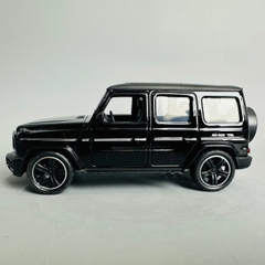 Mô Hình xe g63 đen tỉ lệ 1:32 Hợp kim có thể mở cửa - bánh sau chạy cót - Dài 14cm - rộng 6cm - cao 5cm - nặng : 500gram - FULL BOX : box màu SKU : oto374 n3-k2-t3-s2