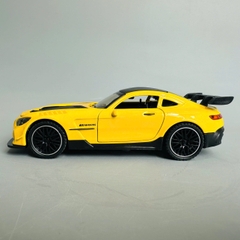 Mô Hình xe Mec vàng AMG tỉ lệ 1:32 Hợp kim có thể mở cửa - bánh sau chạy cót - Dài 14cm - rộng 6cm - cao 5cm - nặng : 500gram - FULL BOX : box màu SKU : oto371 n3-k2-t2-s2