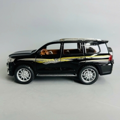 Mô Hình xe Landcruiser prado đen tỉ lệ 1:24 Hợp kim có thể mở cửa - bánh sau chạy cót - Dài 21cm - cao 8cm - nặng 1000gram - Figure Oto - FULL BOX : box màu - SKU : oto396 - n3-k7-t1-s3