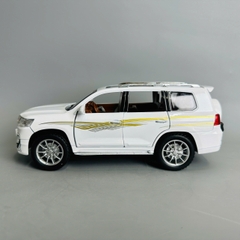 Mô Hình xe Landcruiser prado trắng tỉ lệ 1:24 Hợp kim có thể mở cửa - bánh sau chạy cót - Dài 21cm - cao 8cm - nặng 1000gram - Figure Oto - FULL BOX : box màu - SKU : oto397 N3-K1-T1-S4