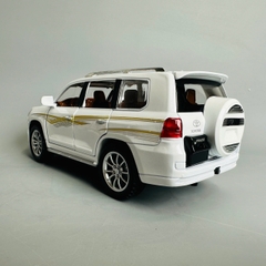 Mô Hình xe Landcruiser prado trắng tỉ lệ 1:24 Hợp kim có thể mở cửa - bánh sau chạy cót - Dài 21cm - cao 8cm - nặng 1000gram - Figure Oto - FULL BOX : box màu - SKU : oto397 N3-K1-T1-S4