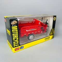 Mô Hình xe ba gác đỏ tỉ lệ 1:10 Hợp kim có thể mở cửa - bánh sau chạy cót - Âm Thanh - Dài 20.5cm - rộng 7.5cm - cao 9.5cm - nặng : 500gram - FULL BOX : box màu SKU : oto441 - K63-T5-S1
