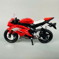 Mô Hình xe máy Đỏ Yên Trắng 1:18 Hợp kim - Dài 11cm - rộng 4cm - cao 6.5cm - nặng ~ 300gram - FULL BOX : box màu SKU : oto419 - K70-T1-S8
