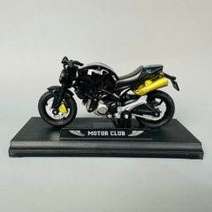 Mô Hình xe máy Đen Bô Vàng 1:18 Hợp kim - Dài 11cm - rộng 4cm - cao 6.5cm - nặng ~ 300gram - FULL BOX : box màu SKU : oto423 - K70-T1-S11