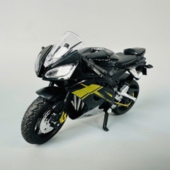 Mô Hình xe máy Đen Lé Vàng 1:18 Hợp kim - Dài 11cm - rộng 4cm - cao 6.5cm - nặng ~ 300gram - FULL BOX : box màu SKU : oto420 - K70-T2-S9