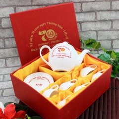 In hộp đựng cốc chén