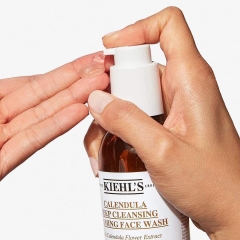 SỬA RỬA MẶT KIEHL'S HOA CÚC 230ML