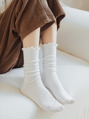 Tất cổ cao viền bèo màu trắng