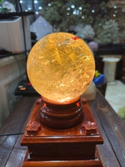 Quả Cầu Thạch Anh Vàng 14cm Tinh Hoa Hoàng Kim, Đương Đầu Thách Thức