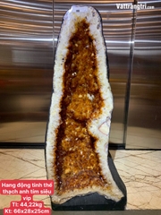Hang động tinh thể thạch anh vàng siêu vip 66cm