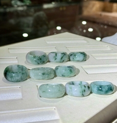 Nhẫn Liền Khối Ngọc Phỉ Thuý Tự Nhiên