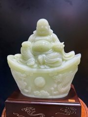 Tác phẩm thần tài di lạc ngồi đĩnh vàng ngọc onyx