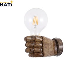Đèn tường decor bàn tay nắm chặt