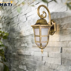 Đèn tường ngoài trời cổ điển Lusina