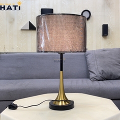 Đèn bàn hiện đại Thaisa