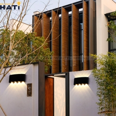 Đèn vách ngoài trời Nekita 8 bóng thân đen